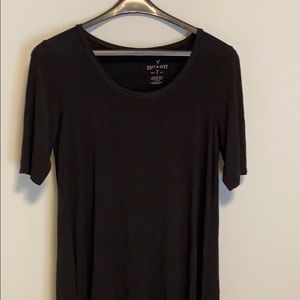 Long mid sleeve black shirt